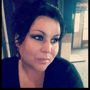 Meet your Posher, Desiree